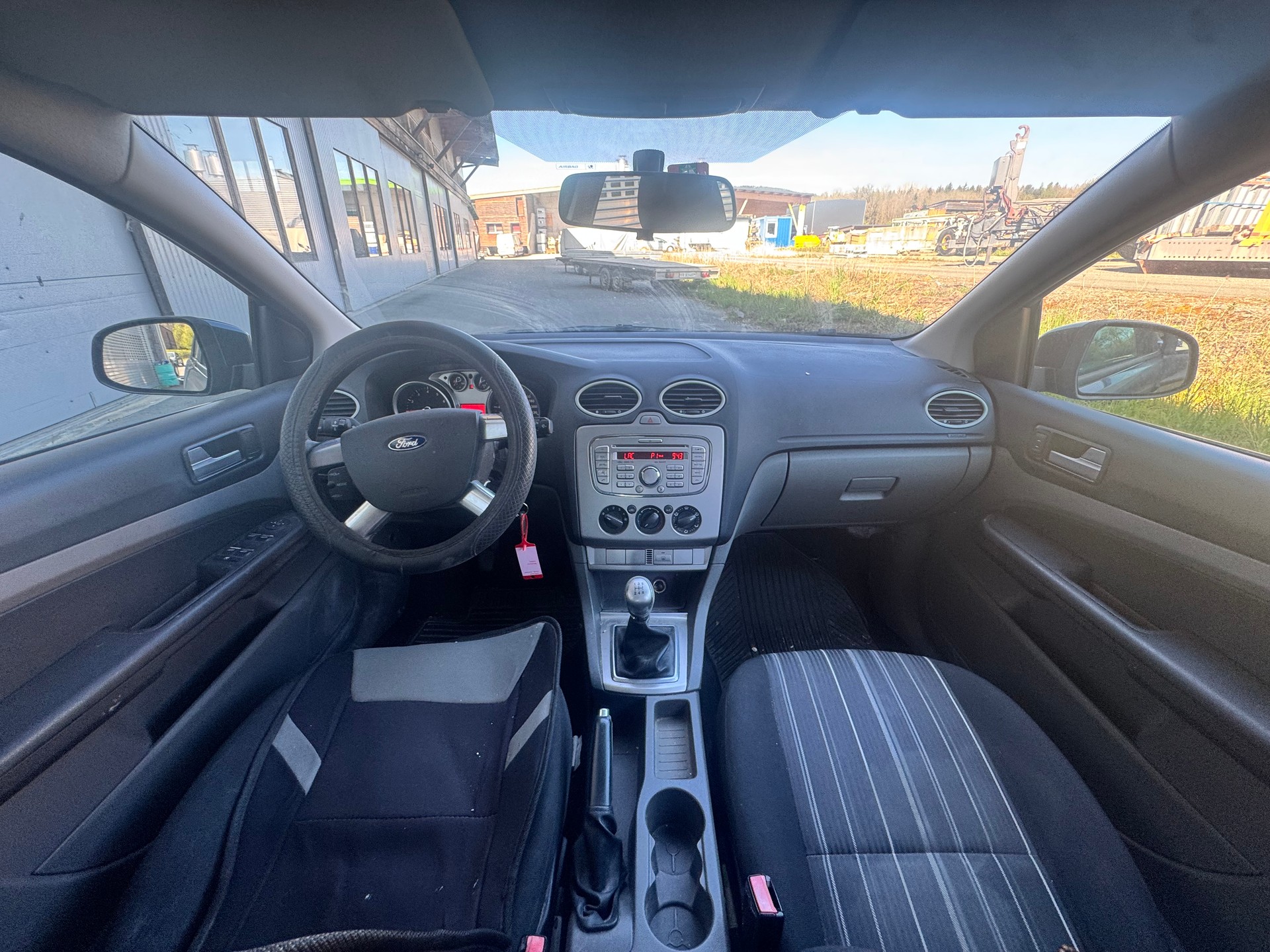 FORD Focus 1.8i Titanium-image-11