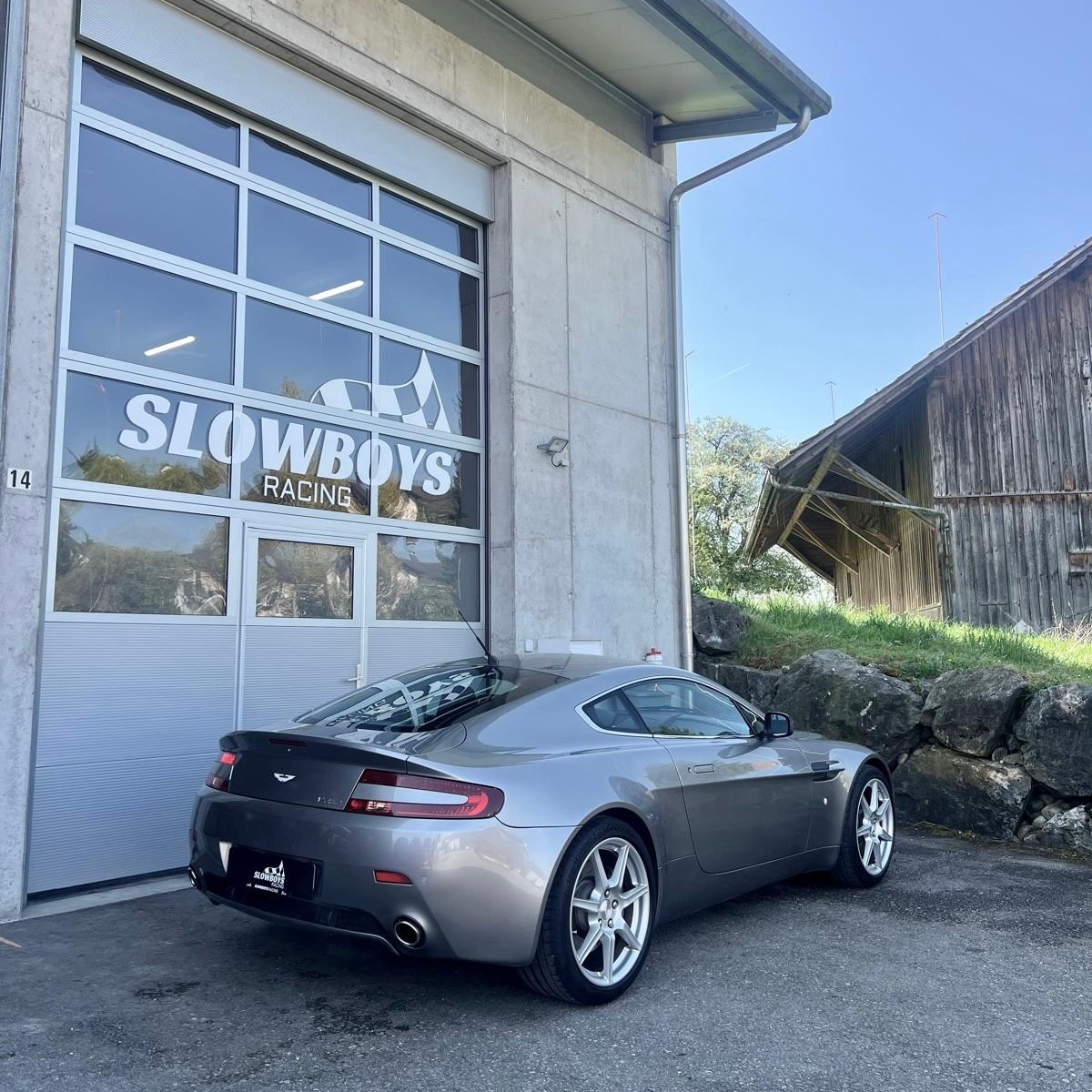 ASTON MARTIN V8 Vantage 4.3-image-1