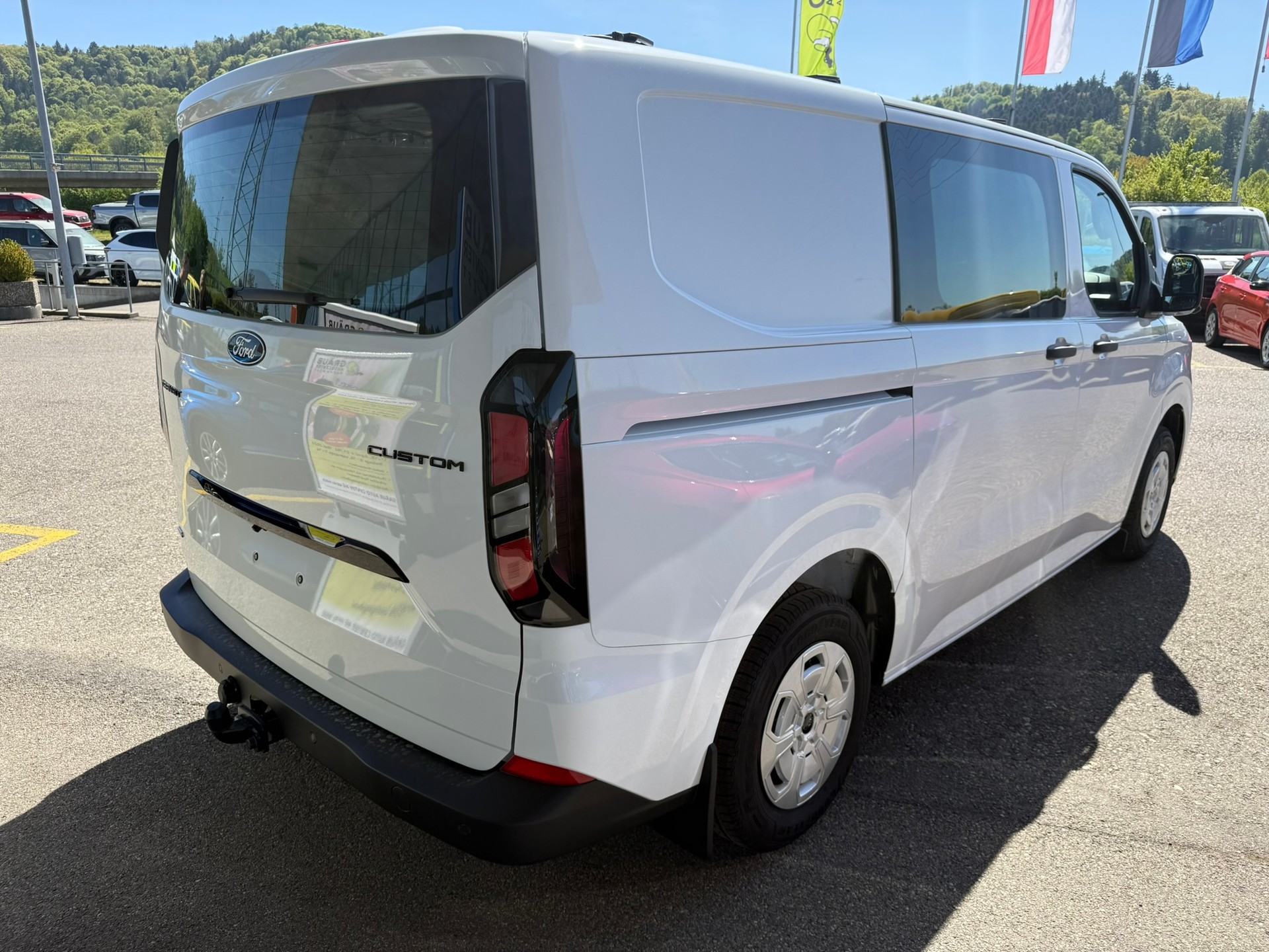 FORD Transit Custom Van PHEV 320 L1H1 Trend Automat-image-5