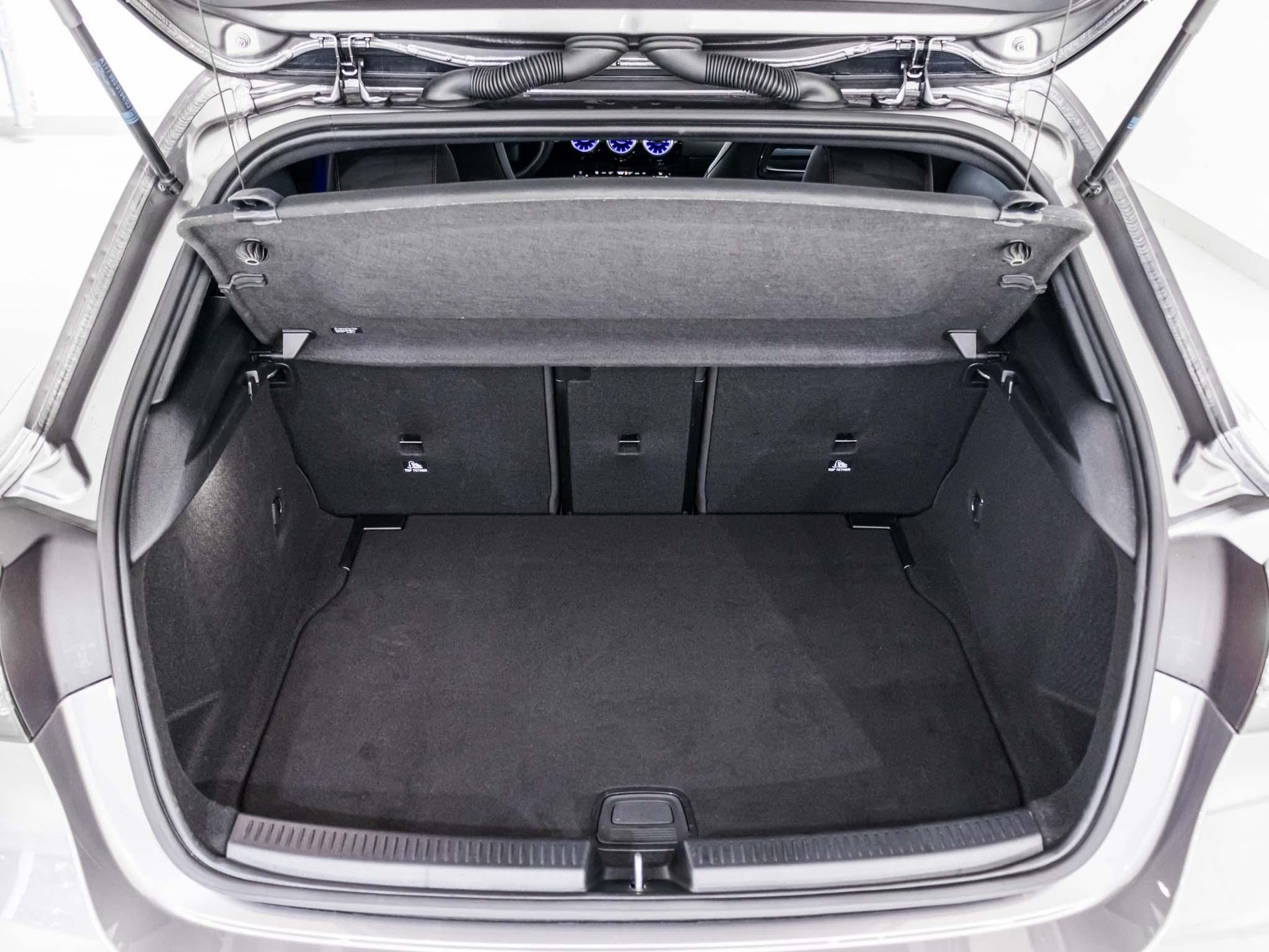 MERCEDES-BENZ A 200-image-11