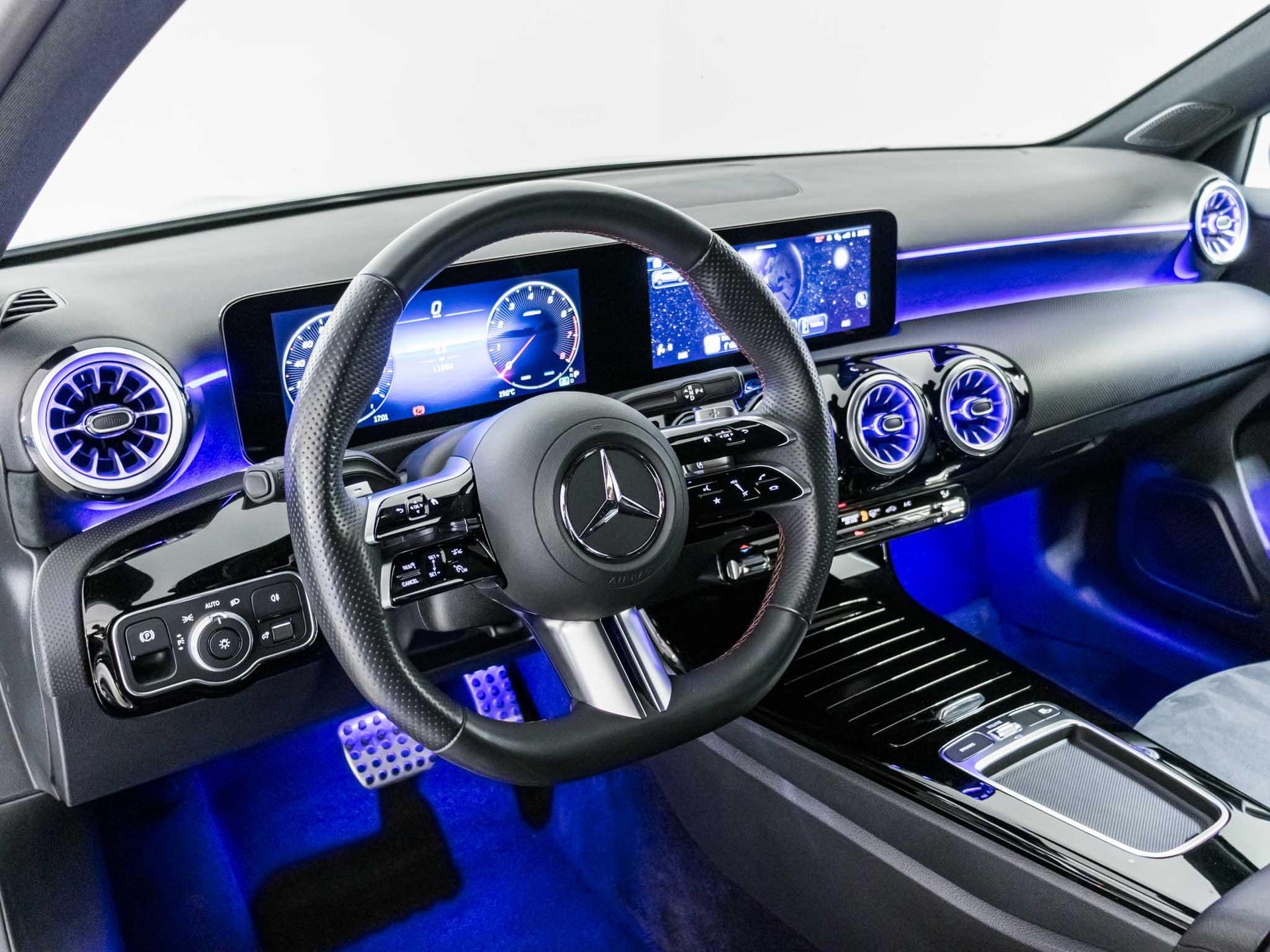 MERCEDES-BENZ A 200-image-8