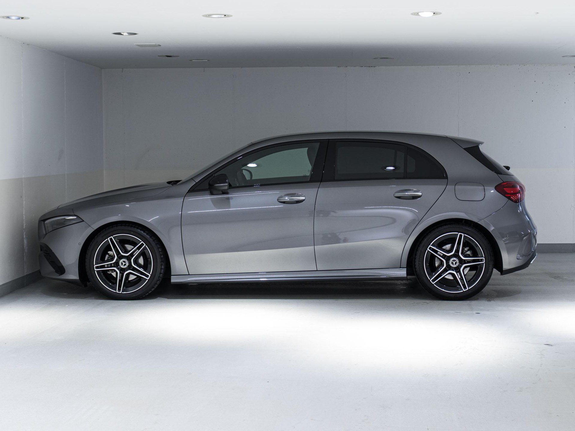 MERCEDES-BENZ A 200-image-4