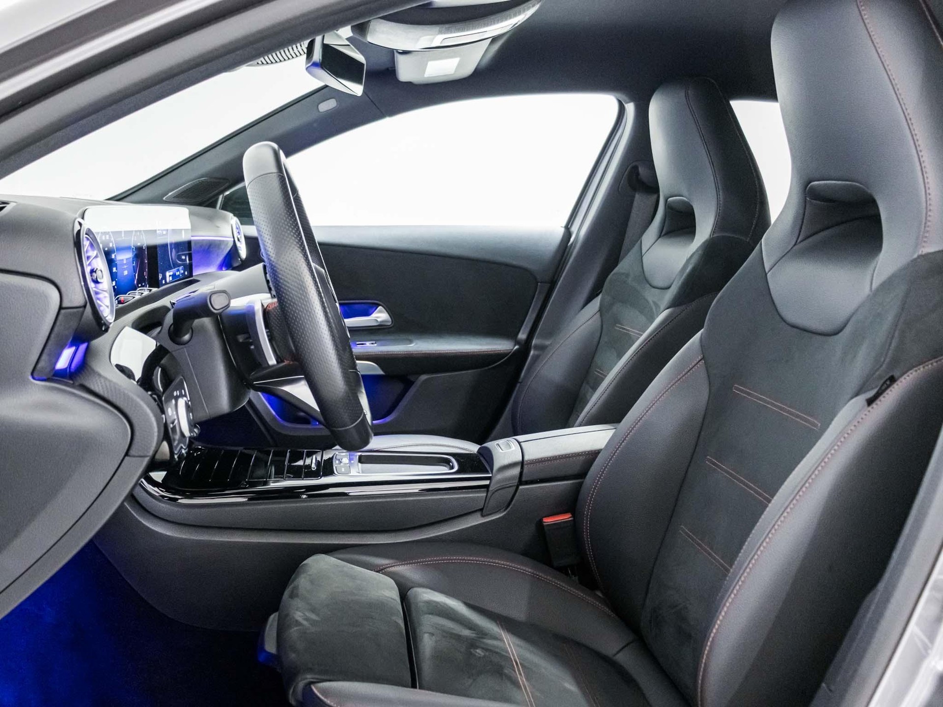 MERCEDES-BENZ A 200-image-6