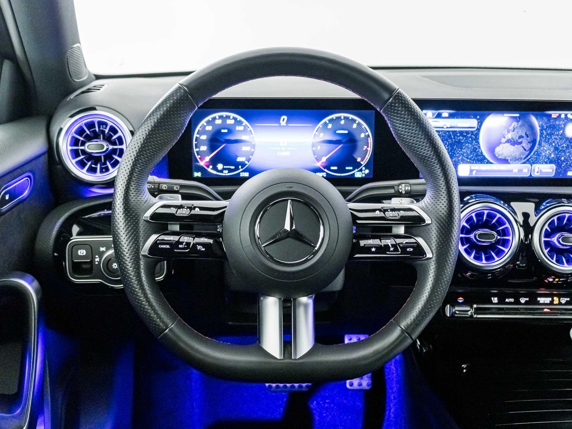 MERCEDES-BENZ A 200-image-10