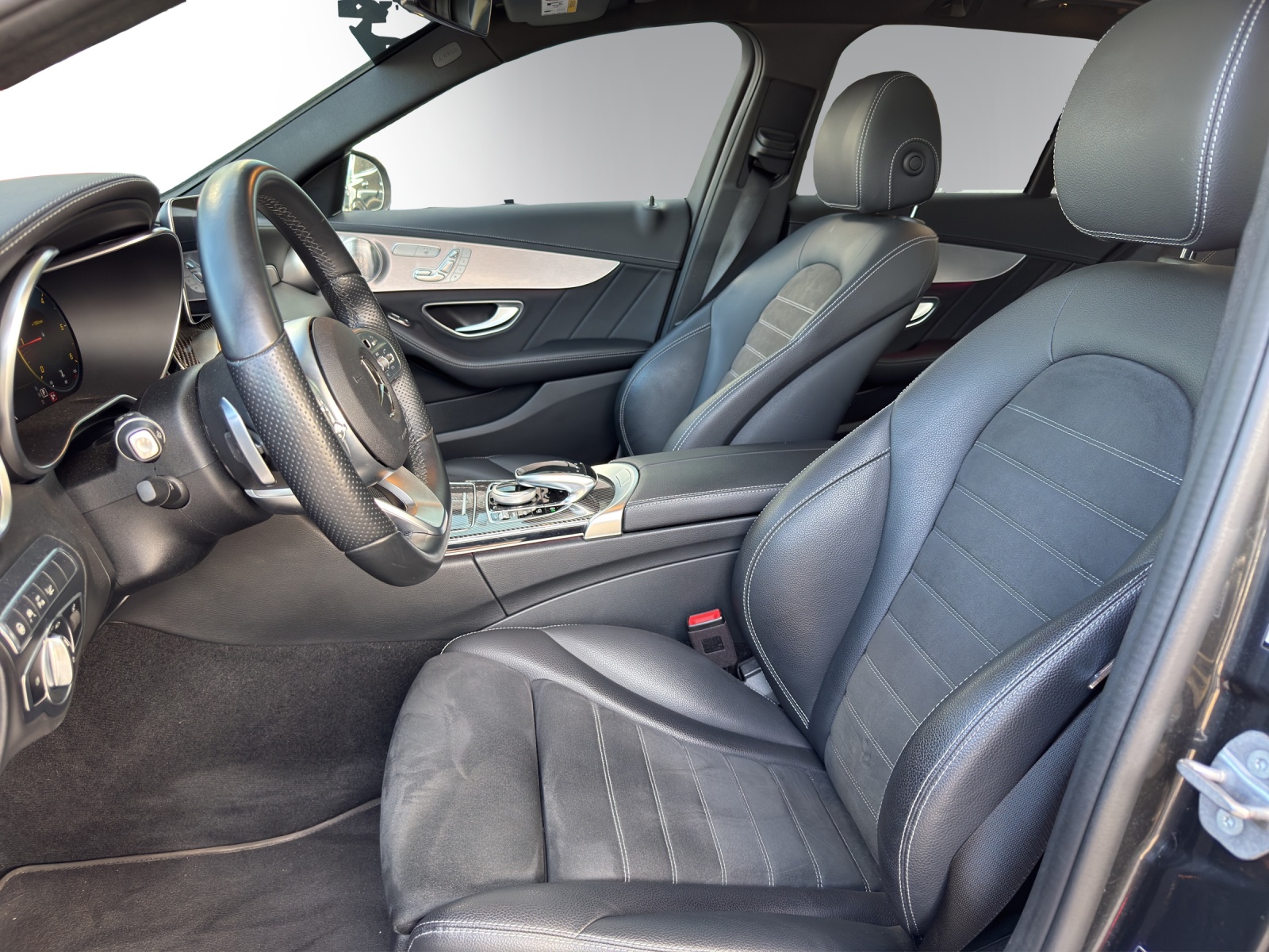 MERCEDES-BENZ C 220d SwissStar AMG L.4M-image-7