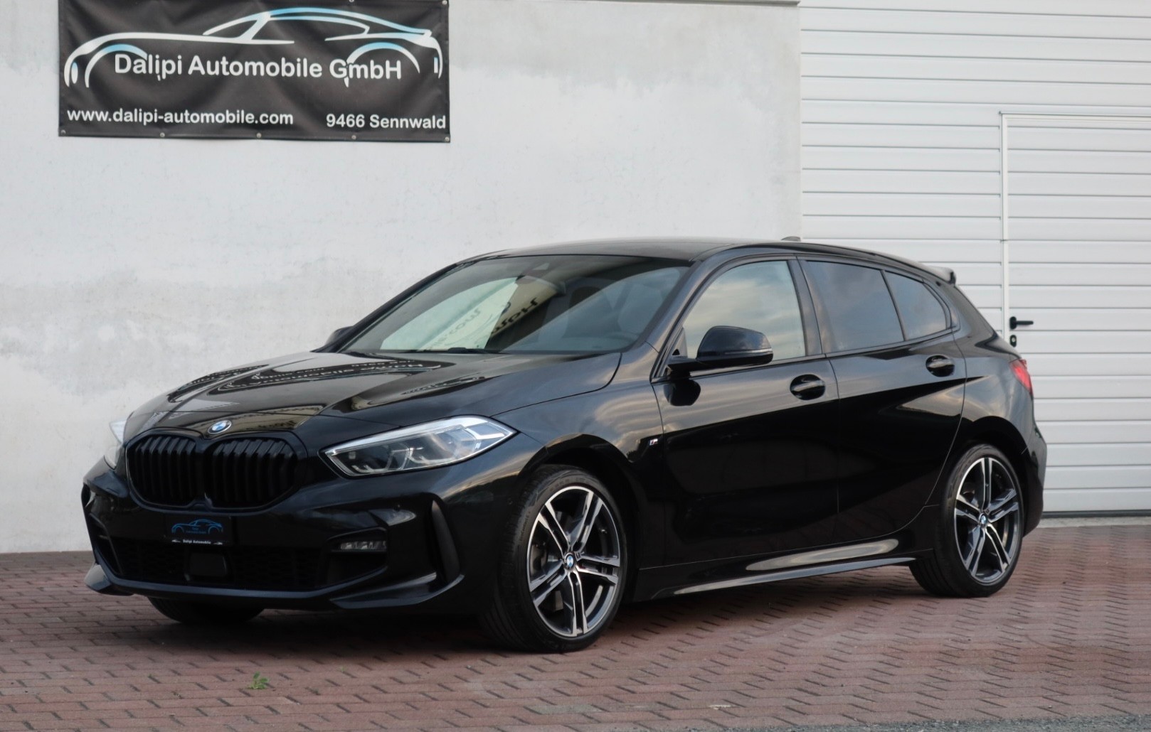 BMW 120d xDrive Steptronic M Sport (CH)-showroom-element-3
