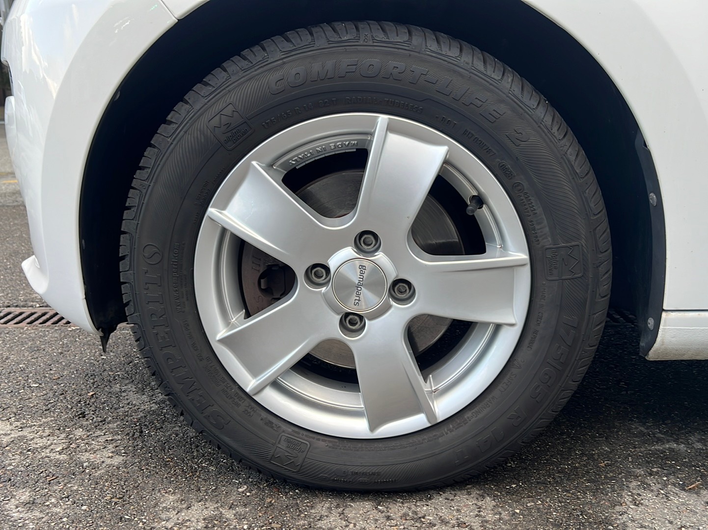 VW Up 1.0 MPI 60 BMT Move ASG-image-18
