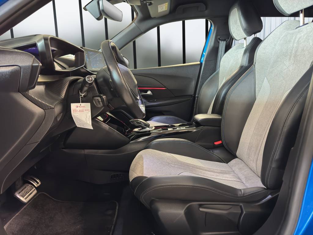 PEUGEOT 2008 e GT //Navigation/Régulateur de vitesse/Caméra recul/Dab+-image-7