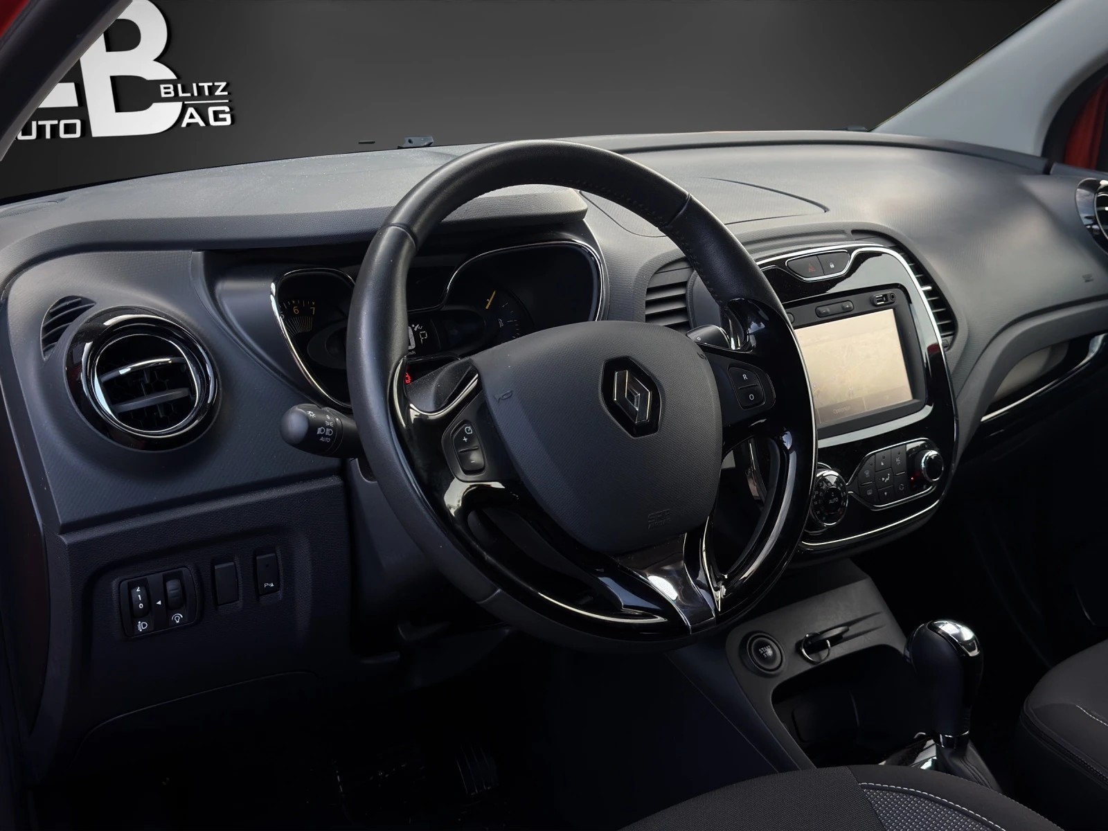 RENAULT Captur 1.2 T 16V Privilège EDC-image-7