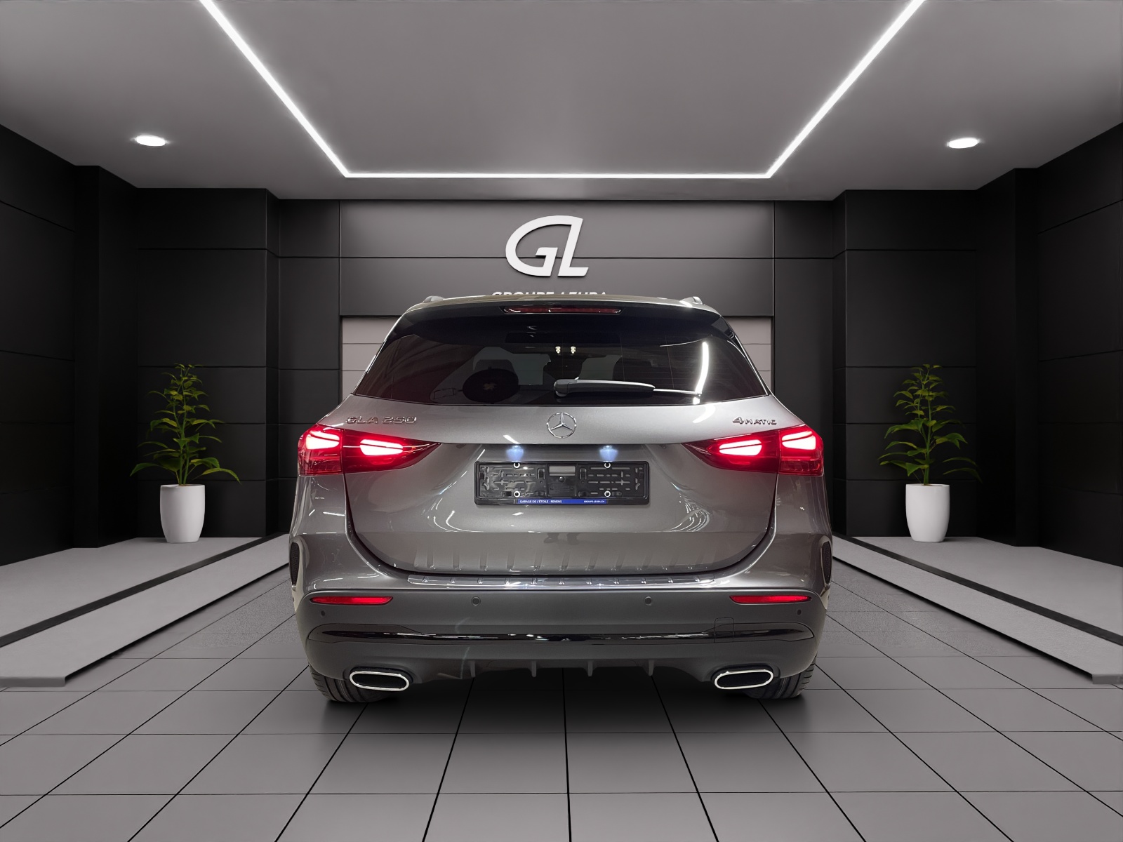 MERCEDES-BENZ GLA 250 4Matic 8G-DCT Swiss Star-image-4