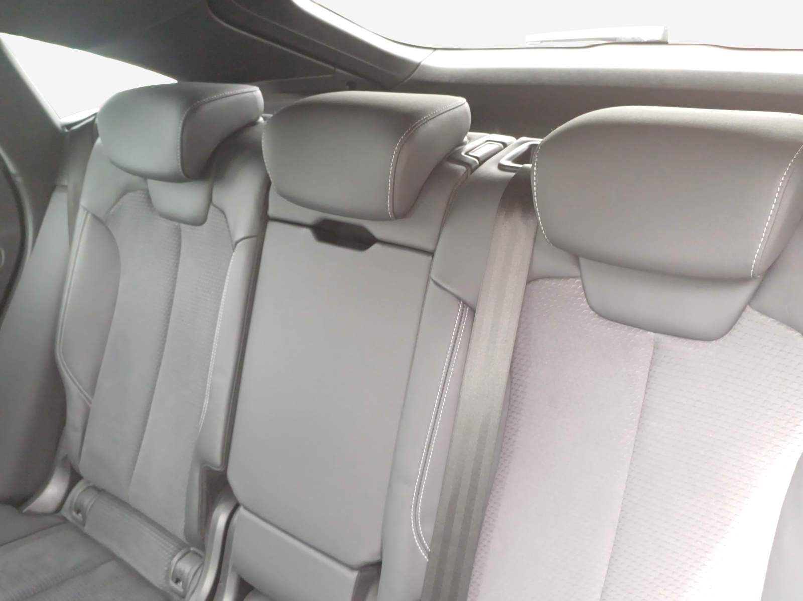 AUDI Q5 Sportback 50 TFSI e PHEV S line quattro S-tronic-image-12