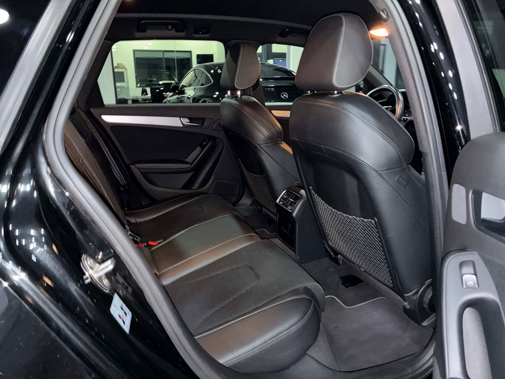 AUDI A4 Avant 2.0 TDI multitronic-image-8