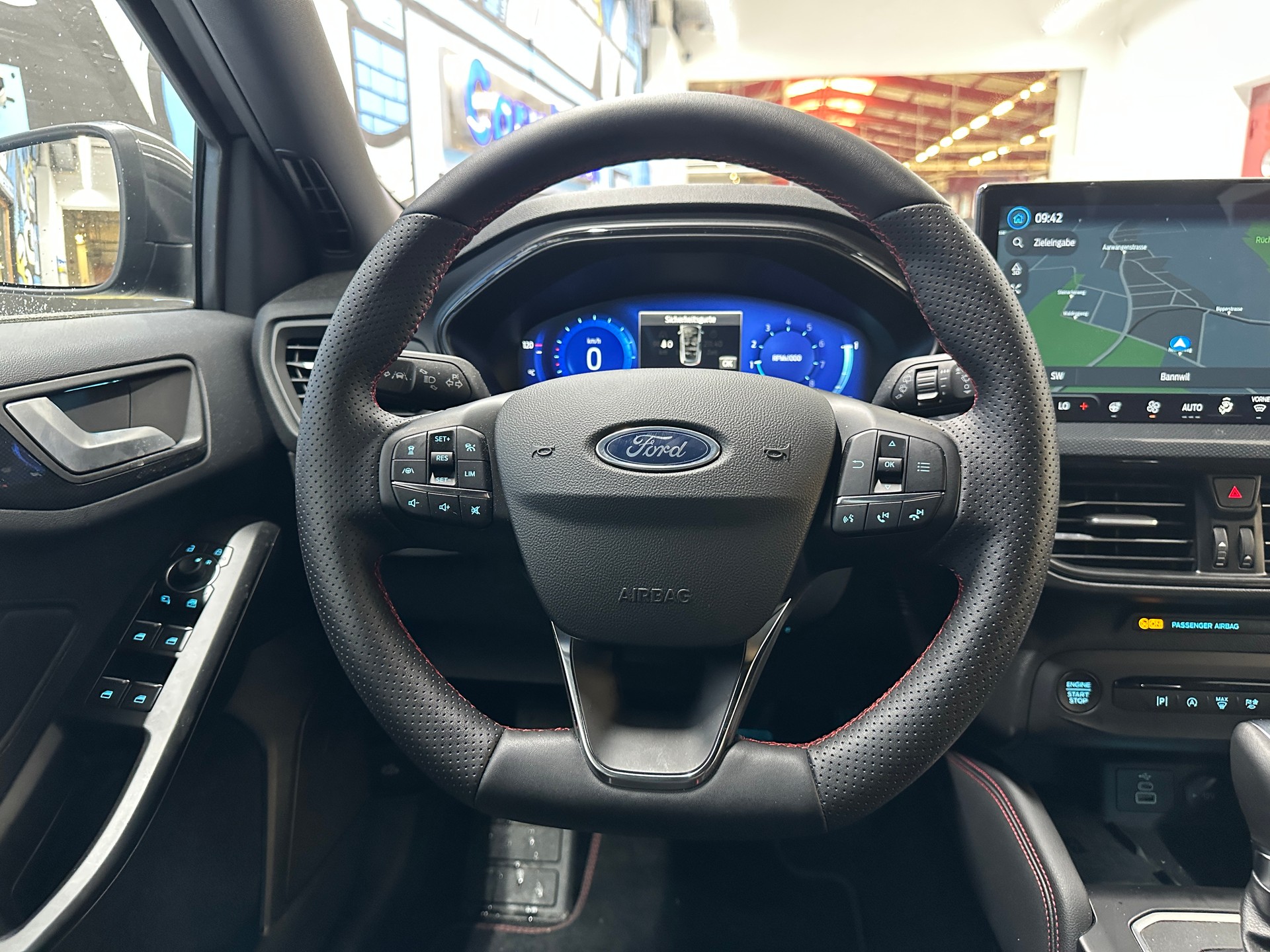 FORD Focus 1.0 MHEV ST-Line X Automat-image-10