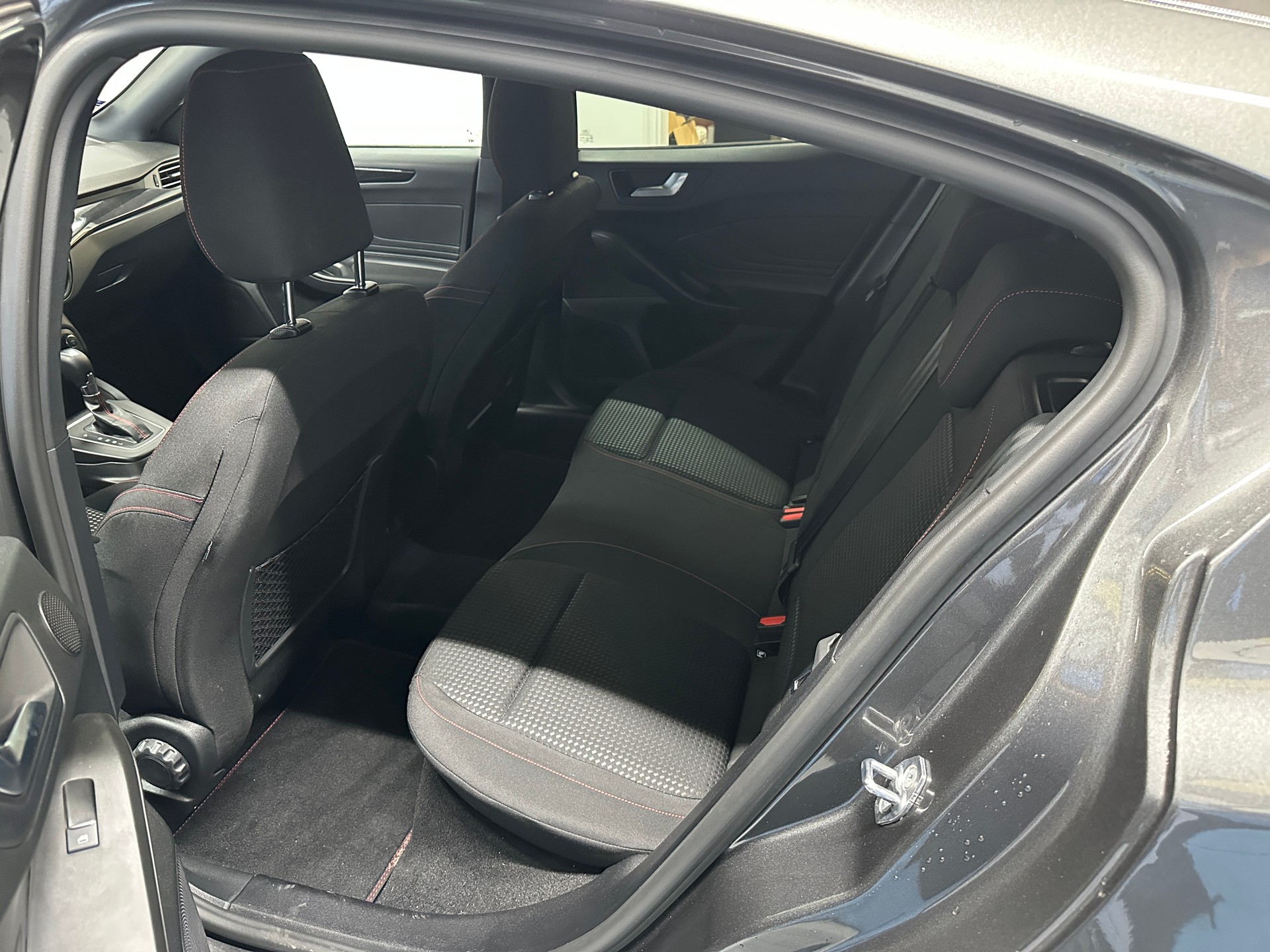 FORD Focus 1.0 MHEV ST-Line X Automat-image-8