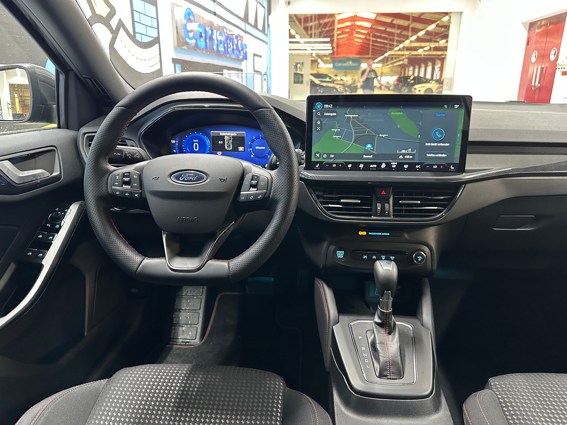 FORD Focus 1.0 MHEV ST-Line X Automat-image-9