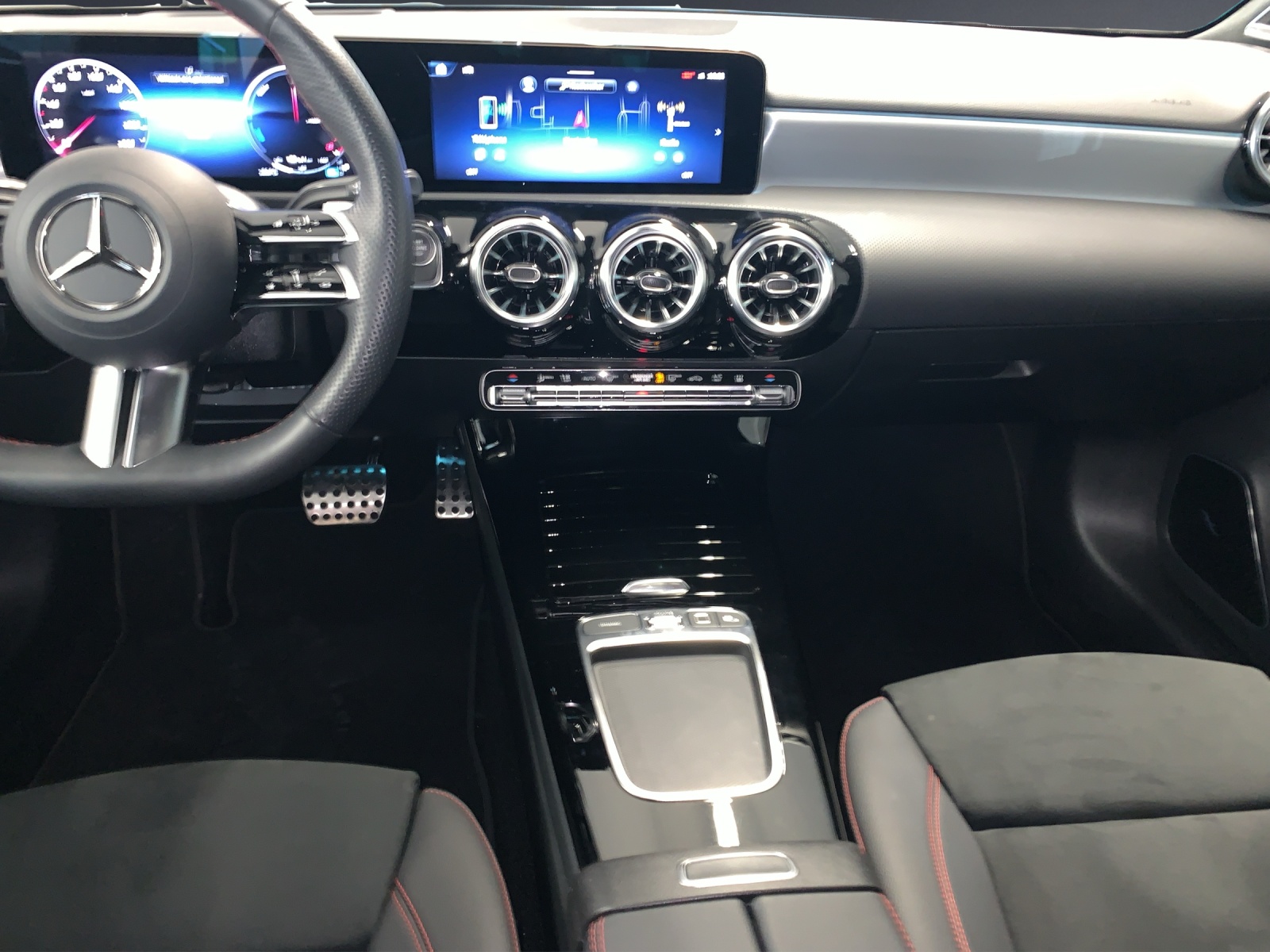 Image MERCEDES-BENZ A-250 A 250 e 8G-DCT