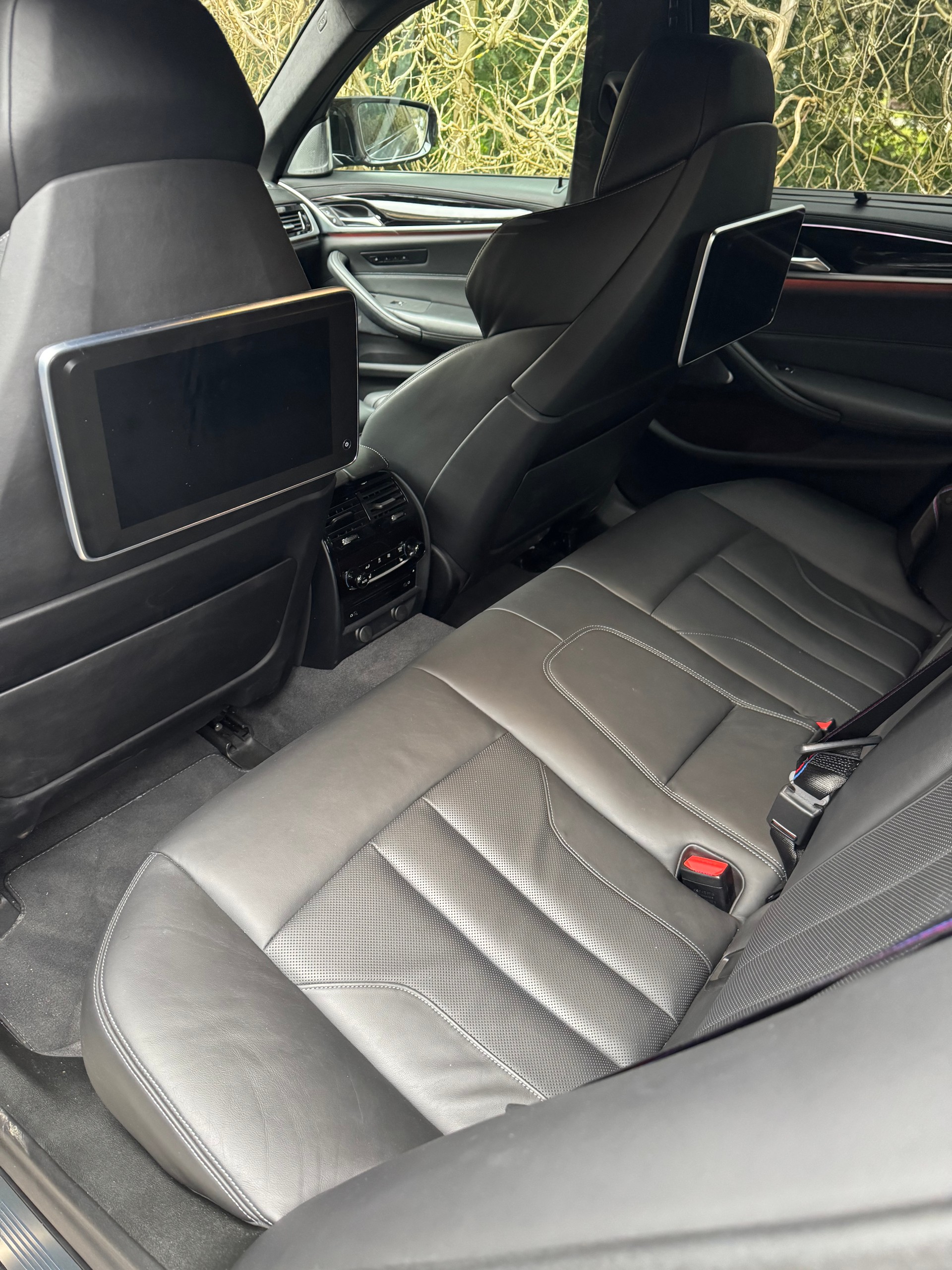 BMW M5 Competition xDrive-image-4