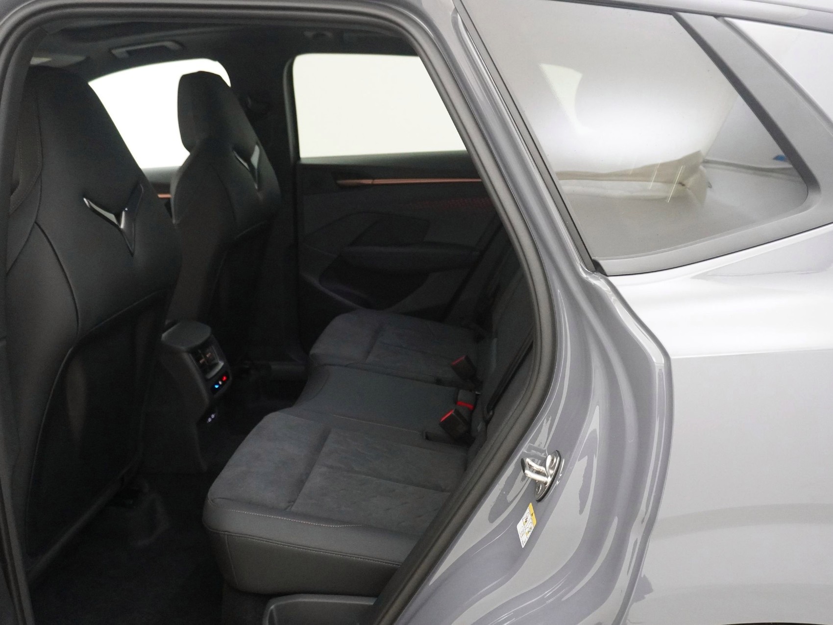 CUPRA Terramar 1.5 e-Plug-in-HYBRID VZ DSG-image-15