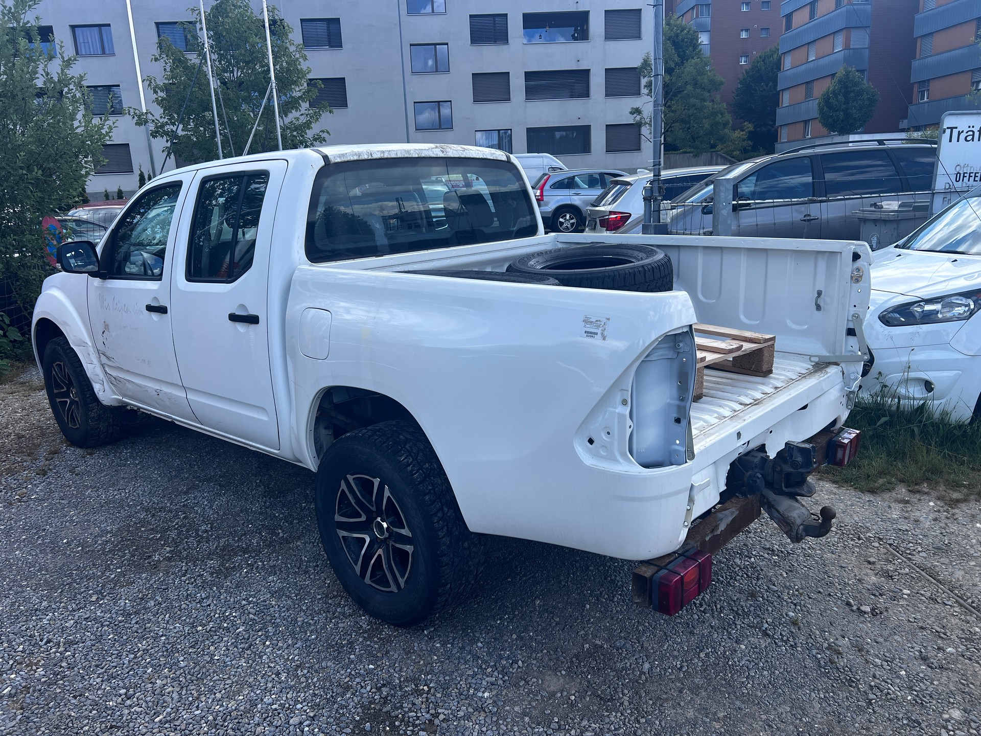 NISSAN Navara Double Cab LE 2.5 dCi 4WD-image-4