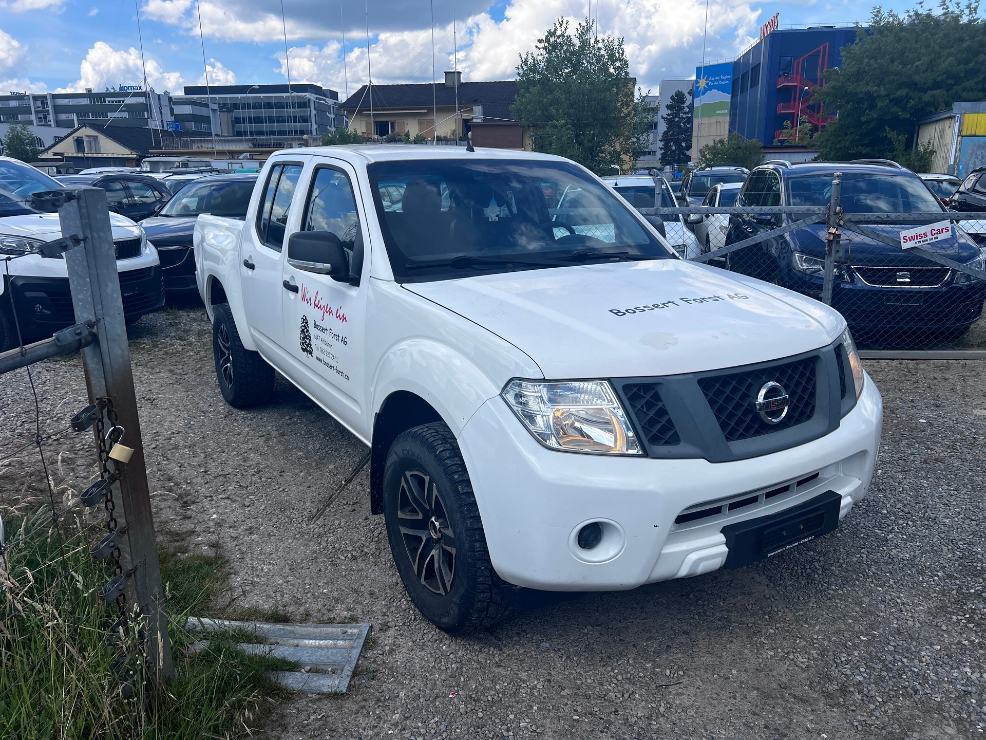 NISSAN Navara Double Cab LE 2.5 dCi 4WD-image-1