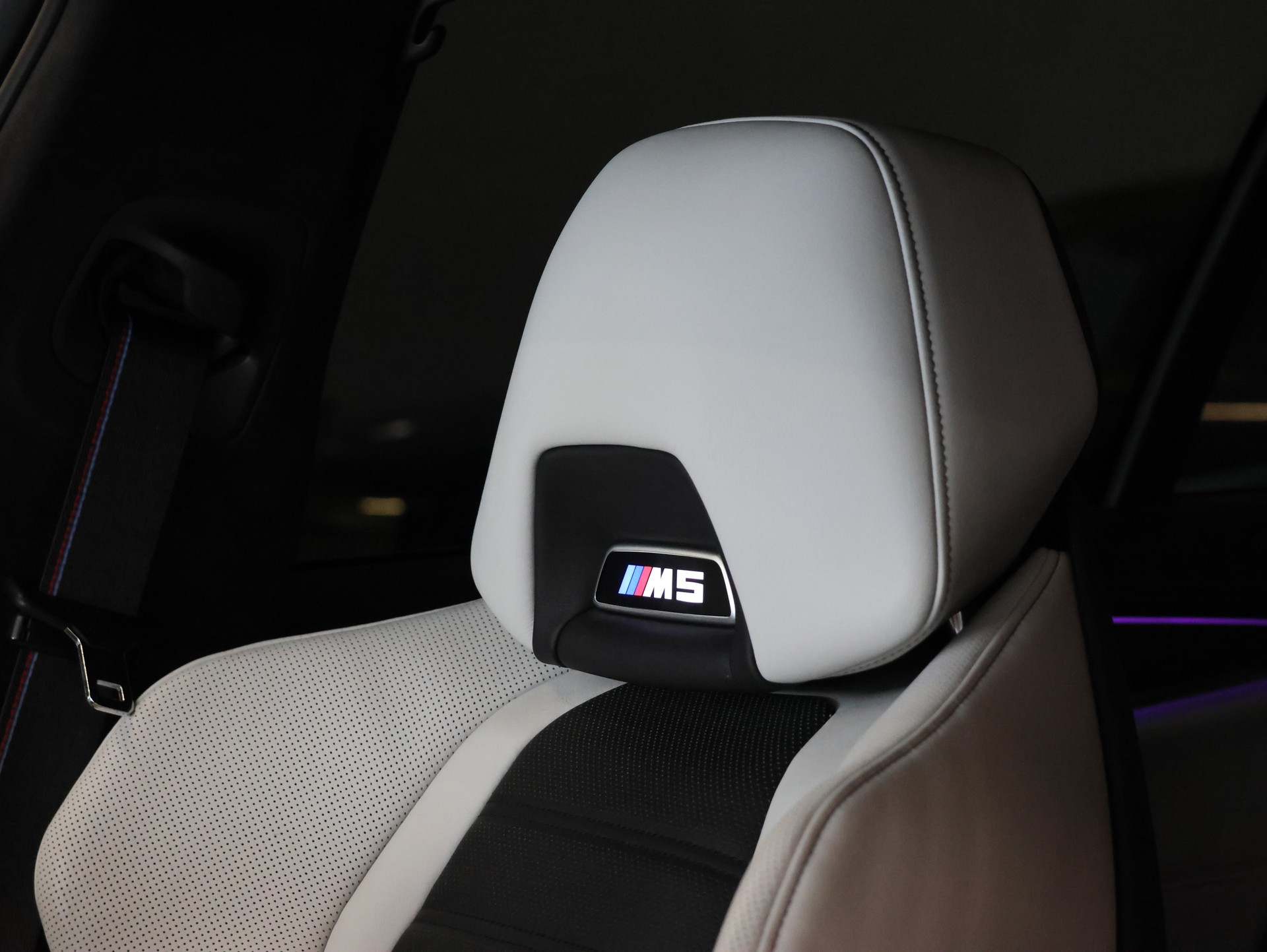 BMW M5 xDrive Competition Drivelogic *Laserlicht* *Massagesitze* *Harmon Cardon*-image-19