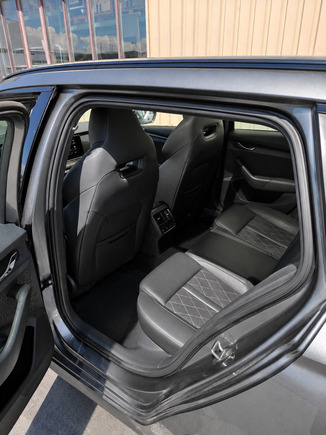 SKODA 2.0 TSI RS DSG-image-4