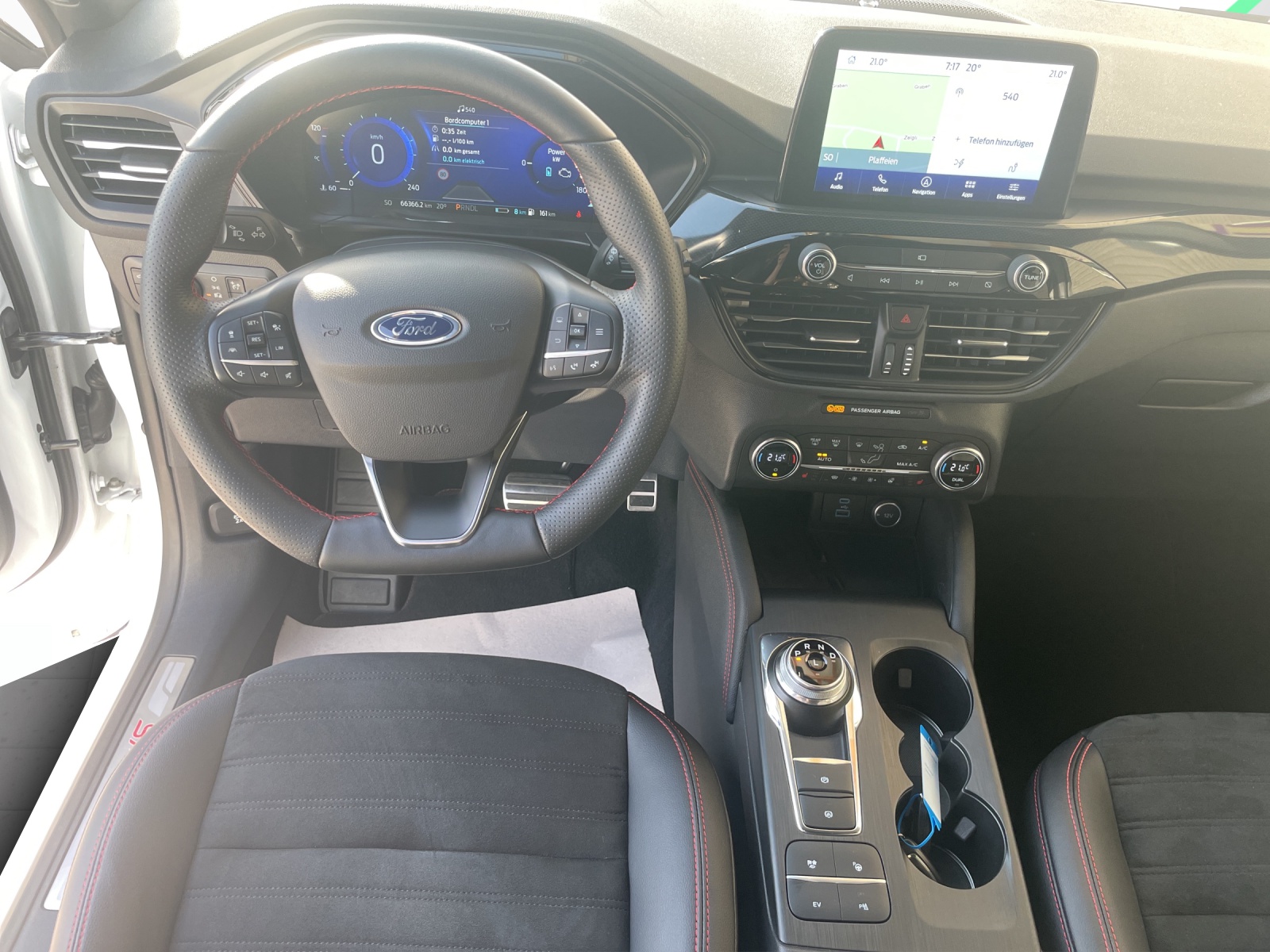 FORD Kuga 2.5 PHEV ST-Line X 2WD-image-9