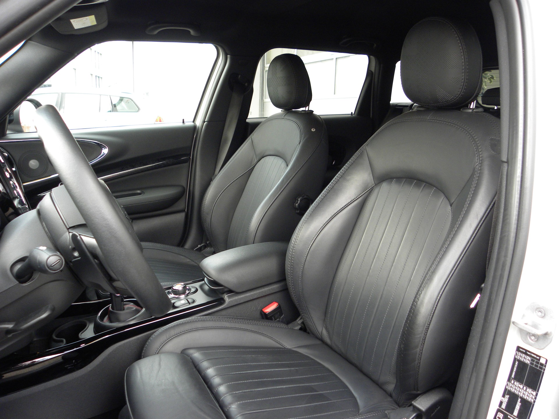 MINI Clubman Cooper John Cooper Works ALL4 Steptronic-image-8