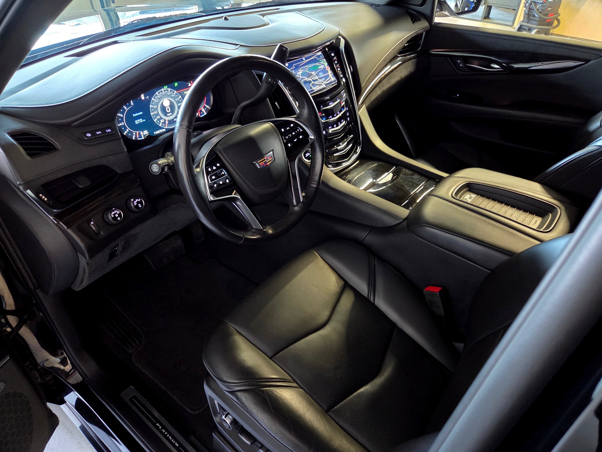 CADILLAC Escalade 6.2 V8 Platinum-image-3