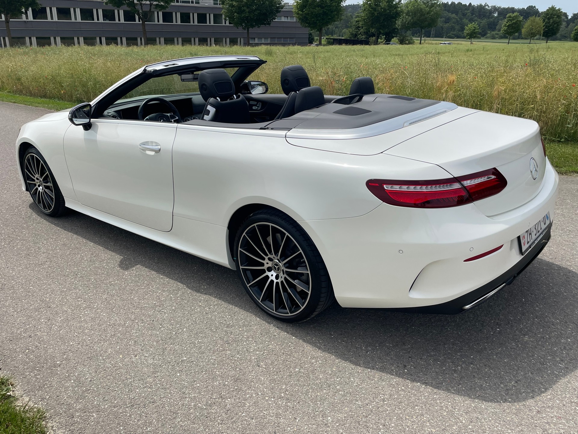 MERCEDES-BENZ E 400 Cabriolet AMG Line 4 Matic 9G-Tronic-image-8