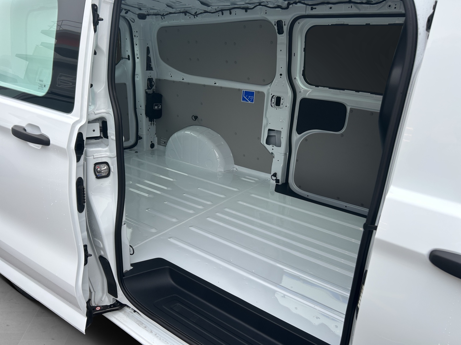 VW Transporter 2.0 TDI 4Motion Lang Automat-image-10