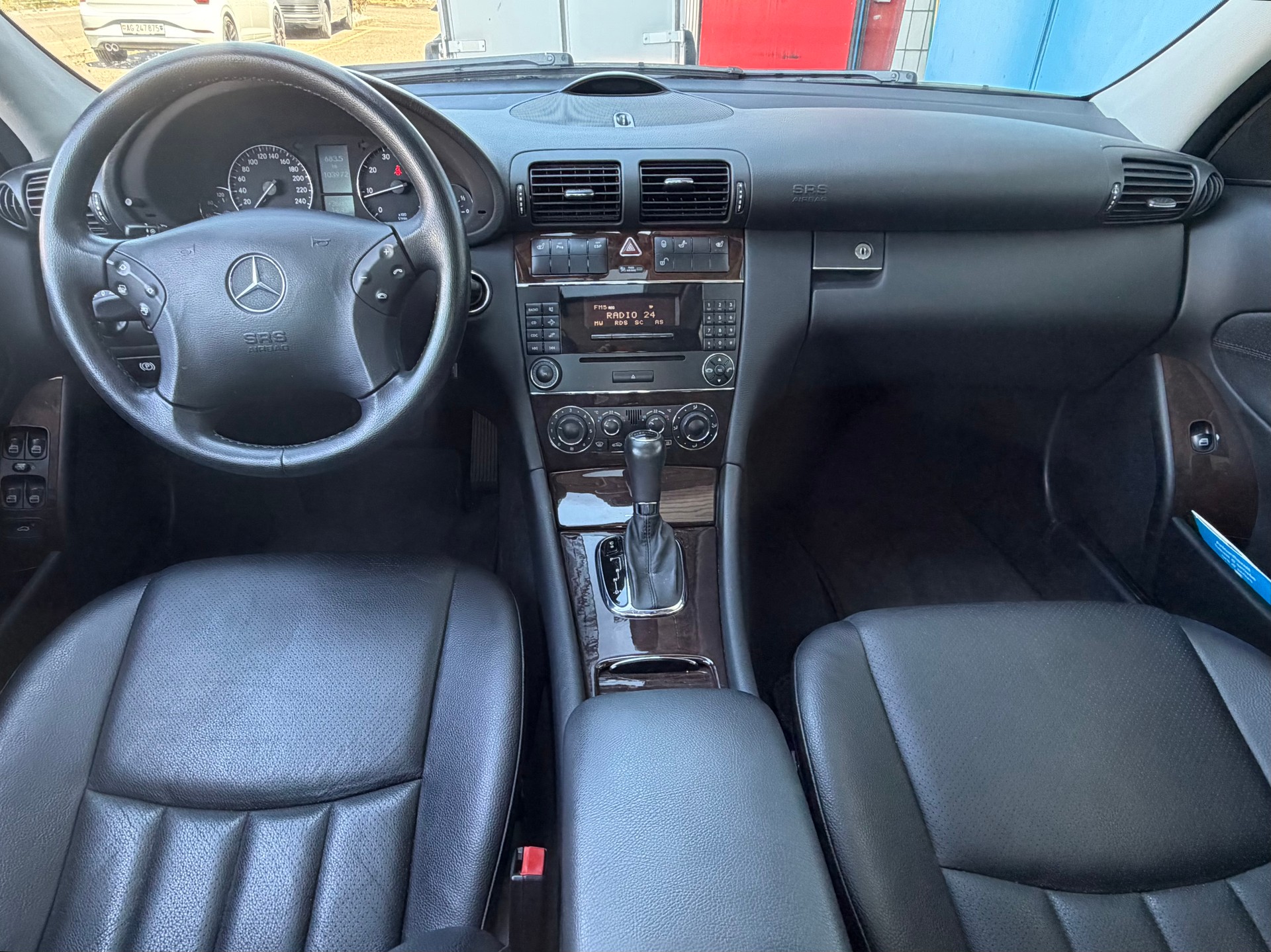 MERCEDES-BENZ C 240 Elégance 4Matic Automatic-image-4