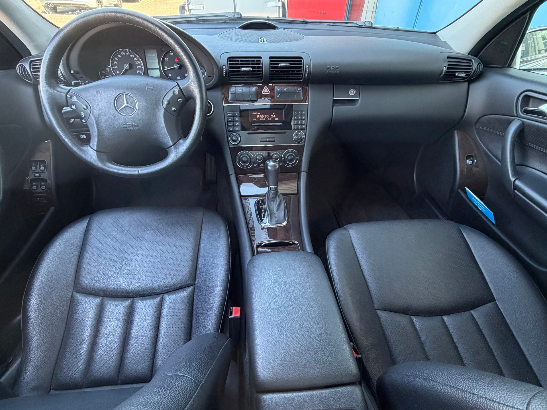 MERCEDES-BENZ C 240 Elégance 4Matic Automatic-image-9