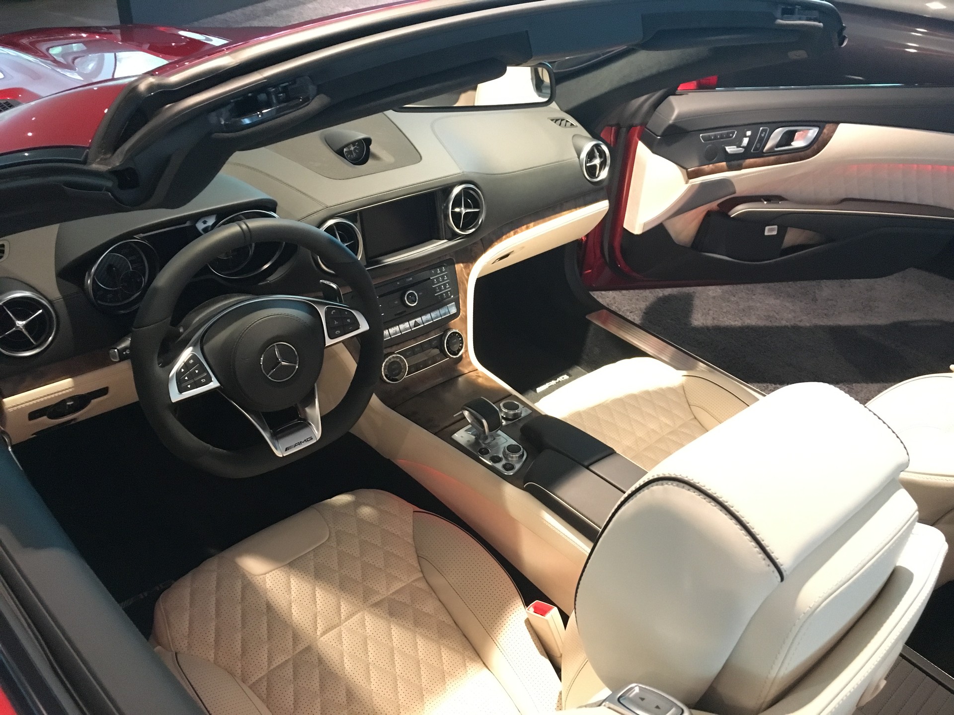 MERCEDES-BENZ SL 63 V8 AMG-image-4