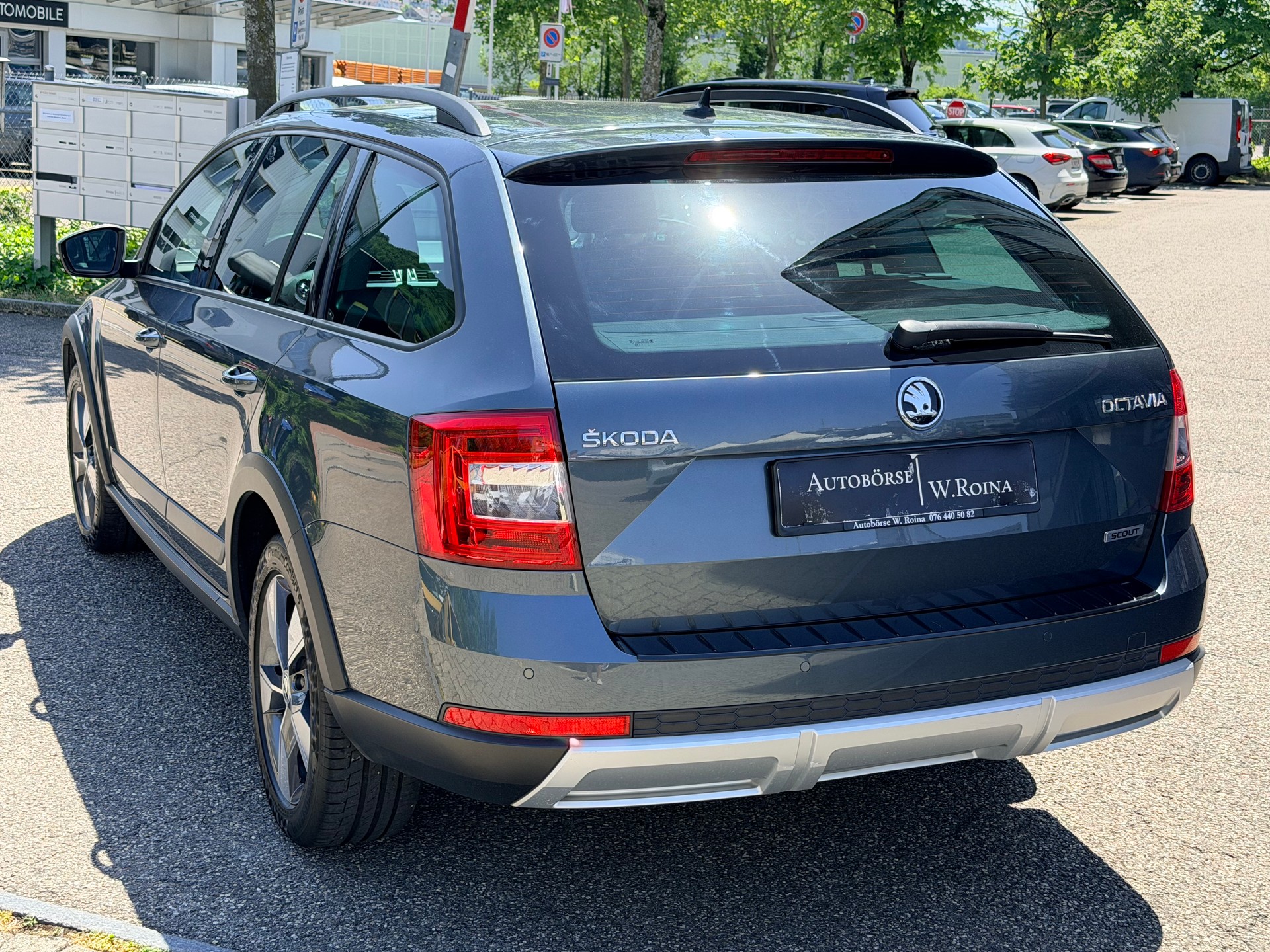 SKODA Octavia Combi 2.0 TDI Scout 4x4 DSG-image-4