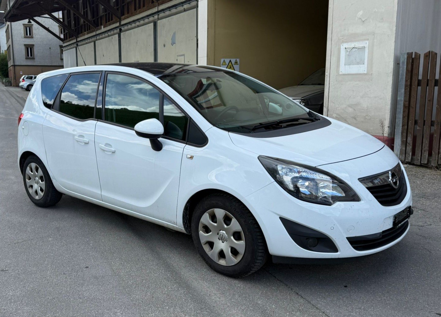 OPEL Meriva 1.4 Turbo Enjoy-image-2