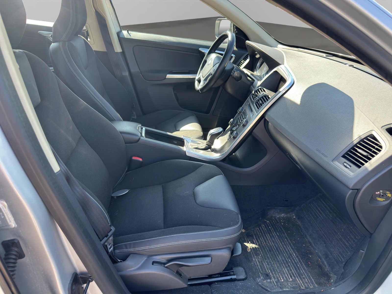 VOLVO XC60 D4 AWD Momentum Geartronic-image-10