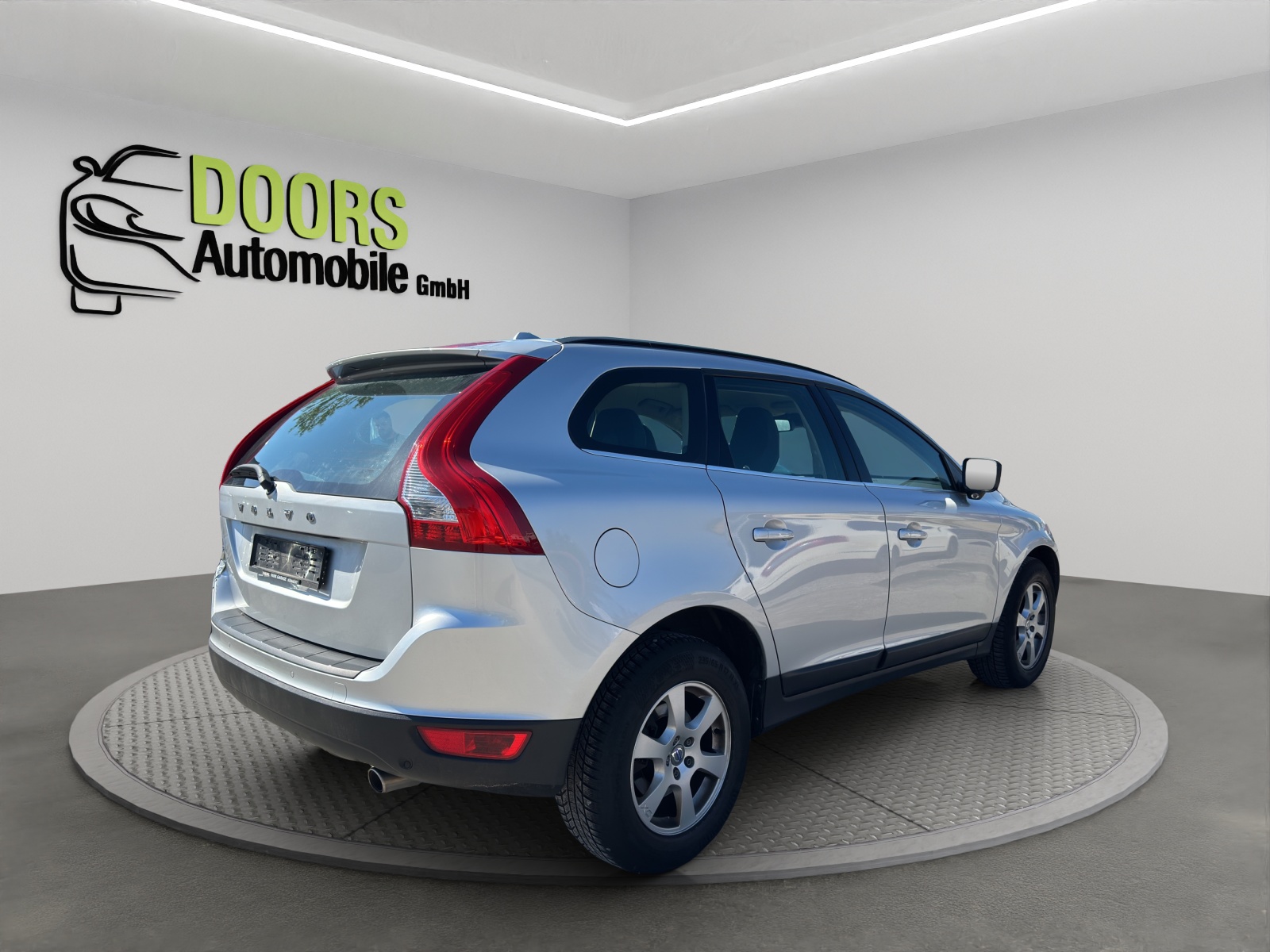 VOLVO XC60 D4 AWD Momentum Geartronic-showroom-element-3