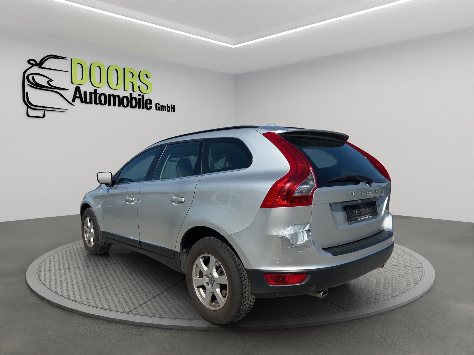 VOLVO XC60 D4 AWD Momentum Geartronic-image-5