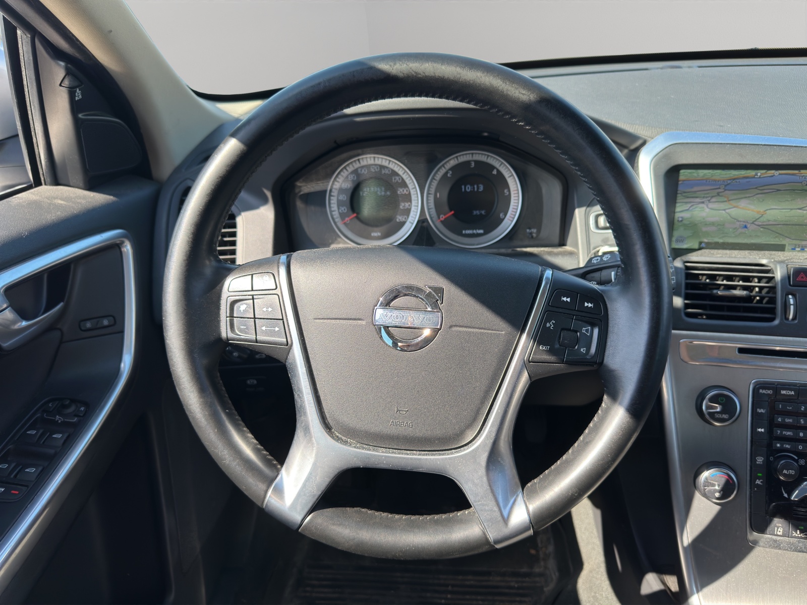 VOLVO XC60 D4 AWD Momentum Geartronic-image-12