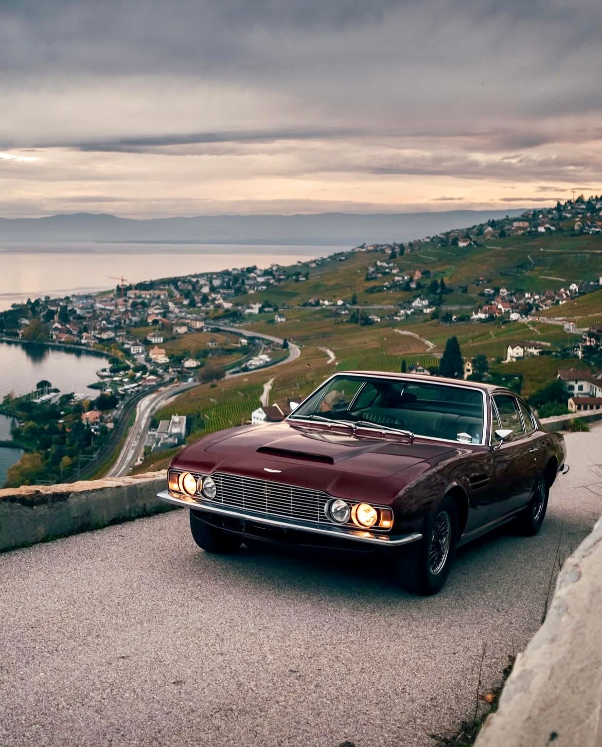 ASTON MARTIN DBS conduite à droite-image-14
