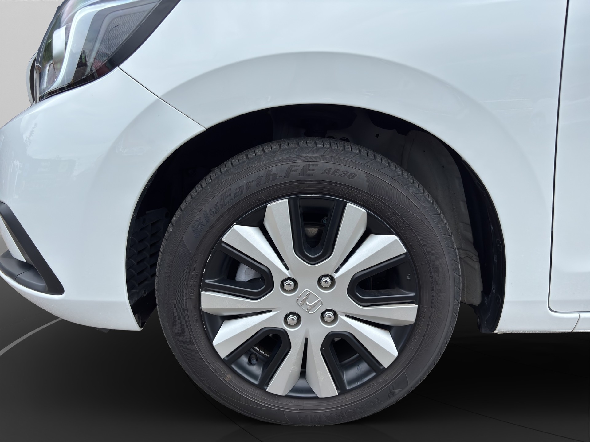 HONDA Jazz 1.5i-MMD Elegance E-CVT-image-12