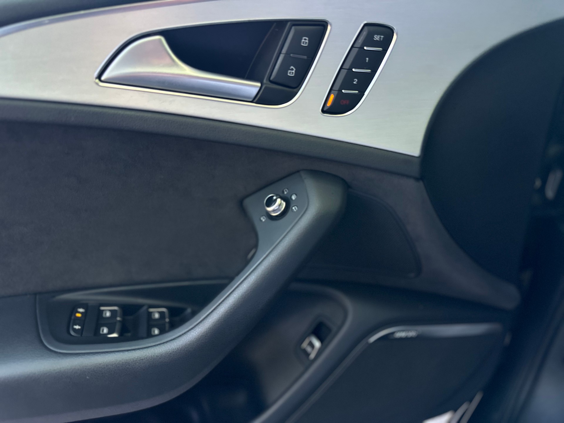 AUDI A6 Avant 2.0 TFSI quattro S-tronic-image-13