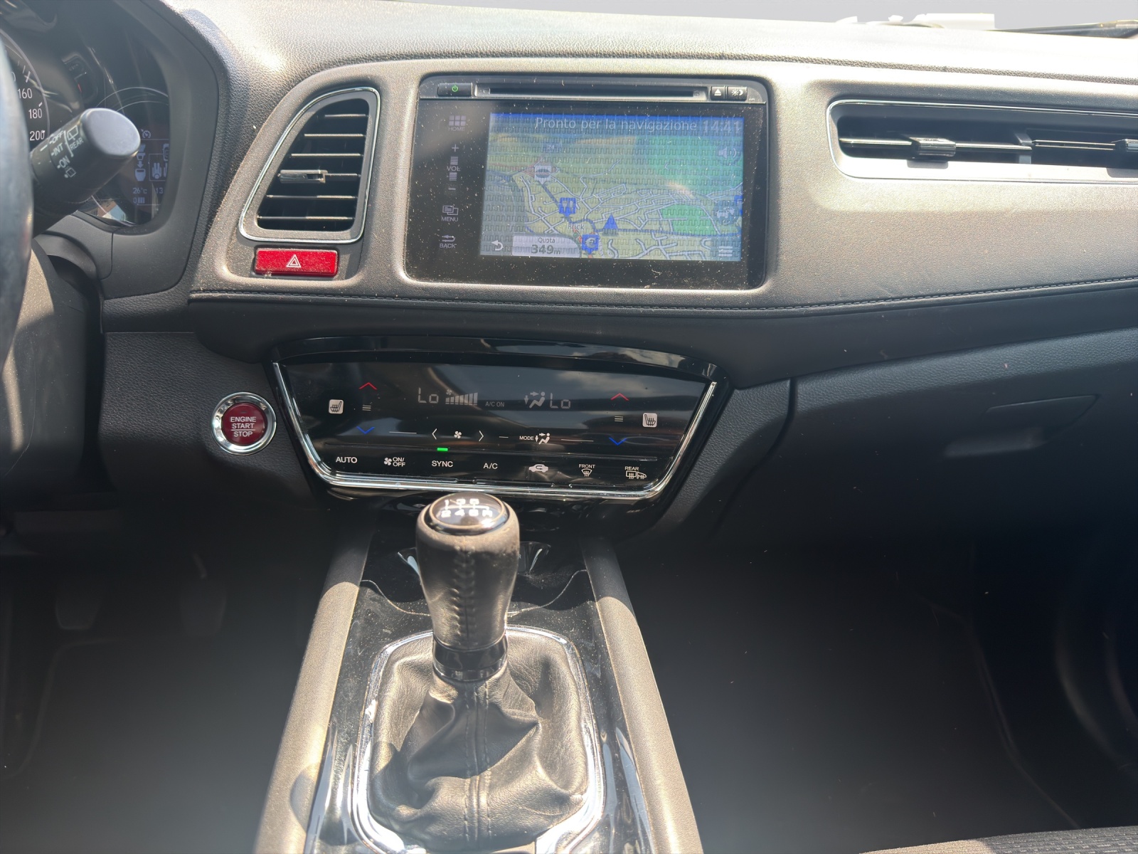 HONDA HR-V 1.6i-DTEC Executive-image-16