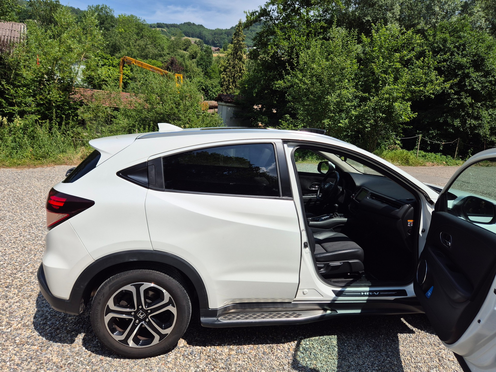 HONDA HR-V 1.6i-DTEC Executive-image-3