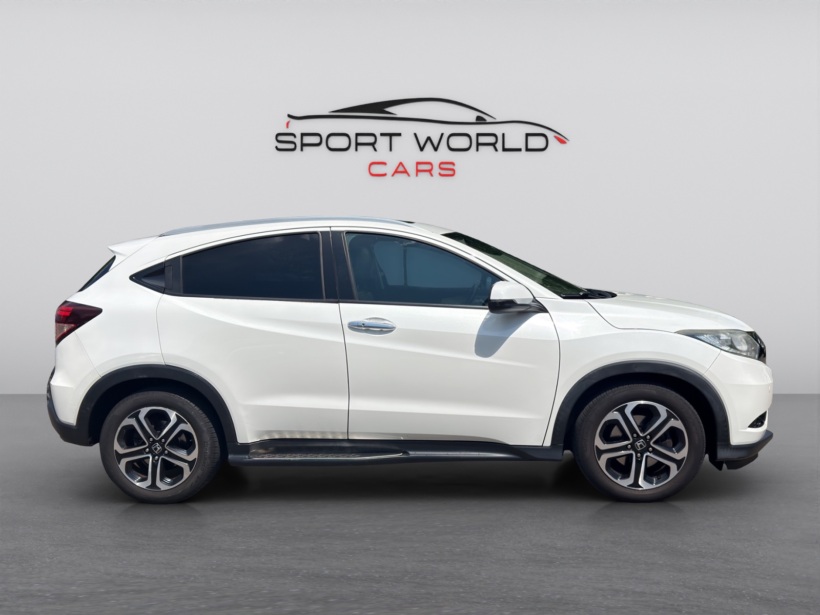 HONDA HR-V 1.6i-DTEC Executive-image-13