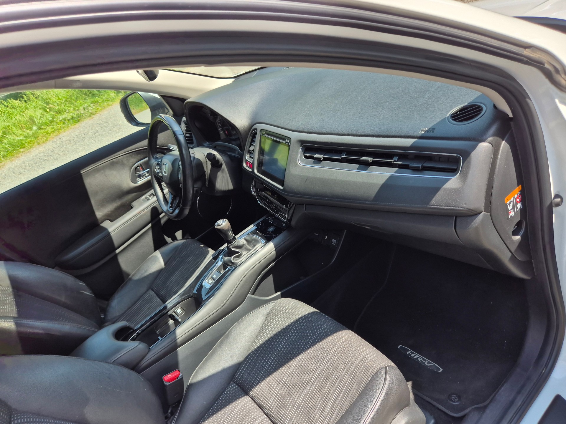 HONDA HR-V 1.6i-DTEC Executive-image-6