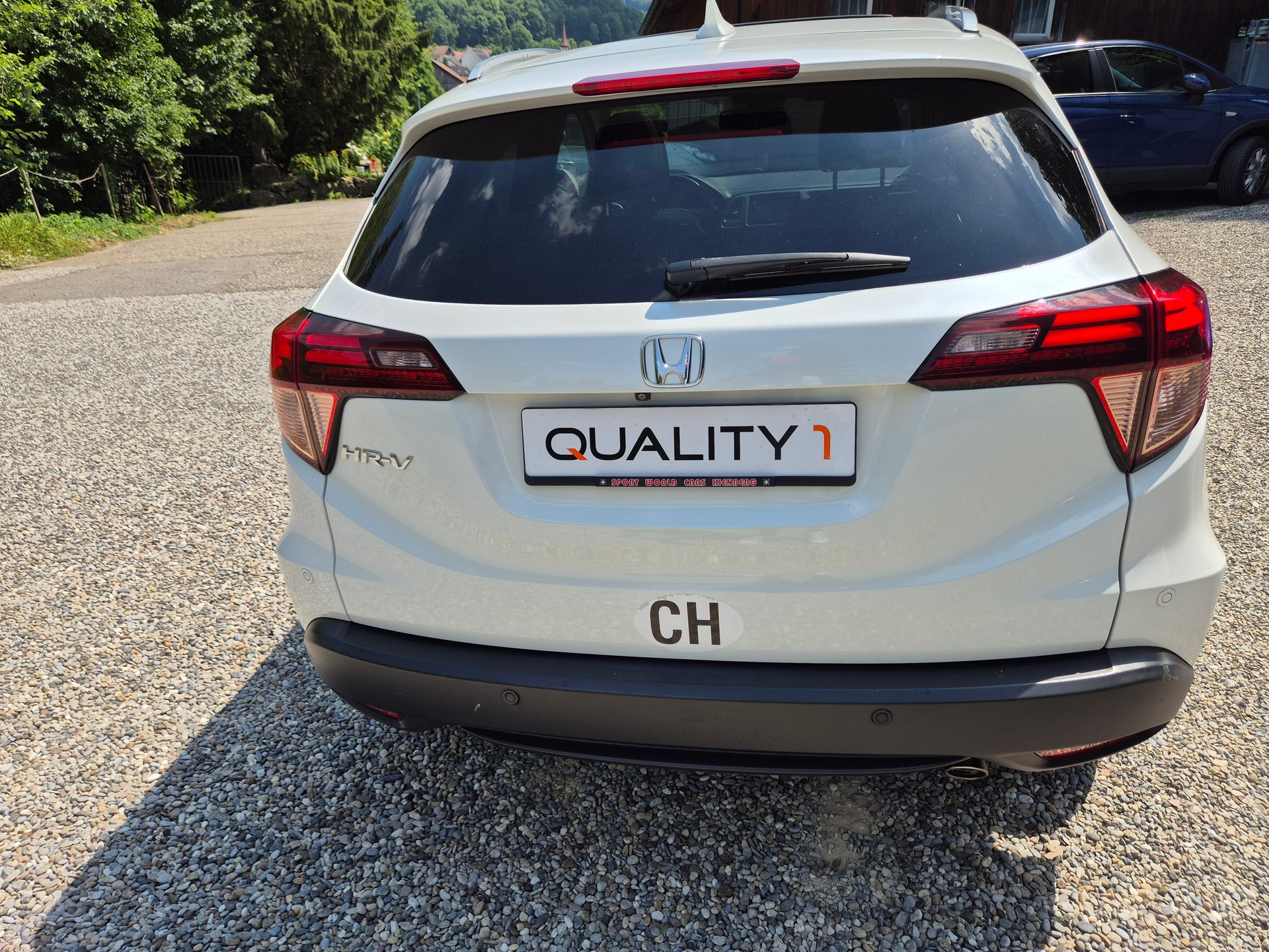 HONDA HR-V 1.6i-DTEC Executive-image-21