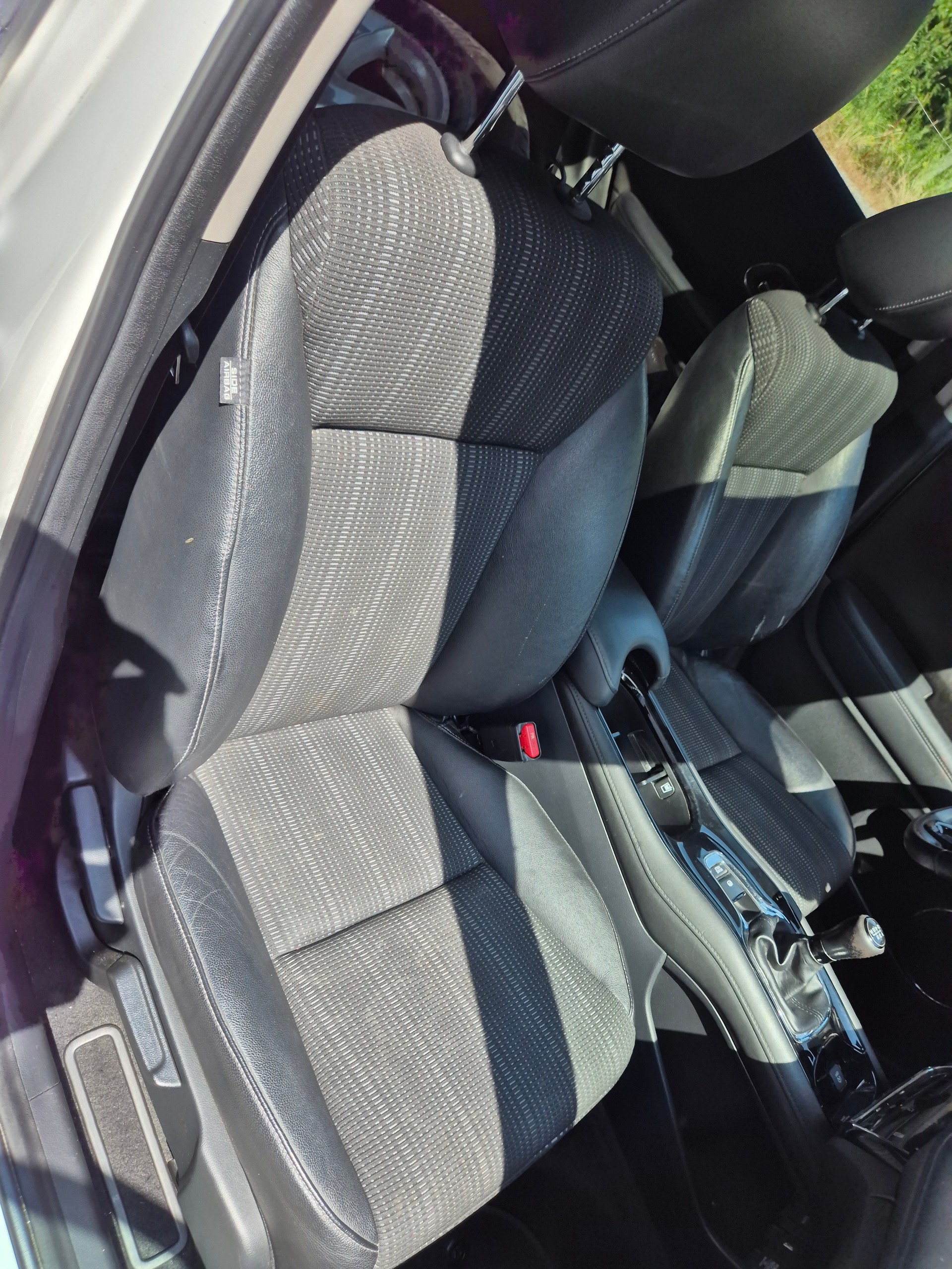 HONDA HR-V 1.6i-DTEC Executive-image-10