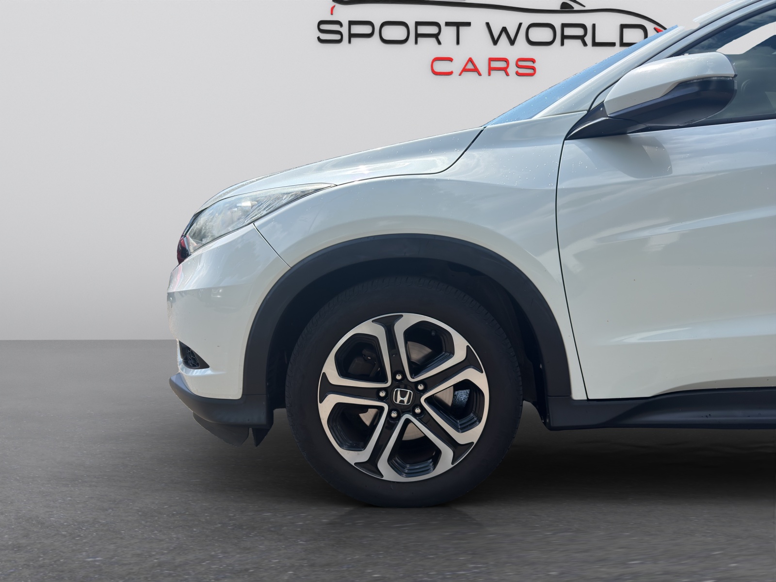 HONDA HR-V 1.6i-DTEC Executive-image-26